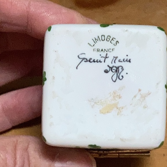 Limoges France Peint Main Trinket Box - Picture 8 of 9